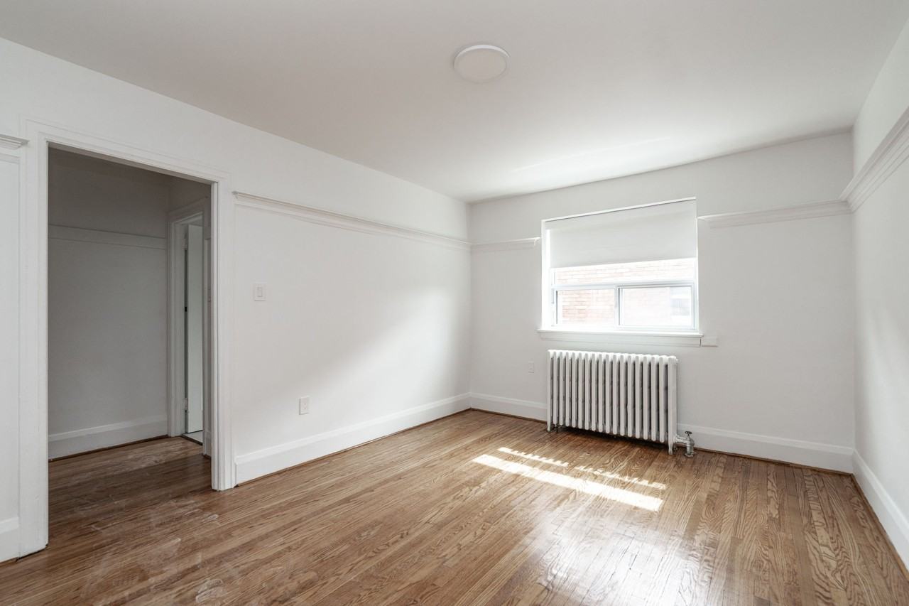 118 Roncesvalles Avenue - Photo 3 of 11