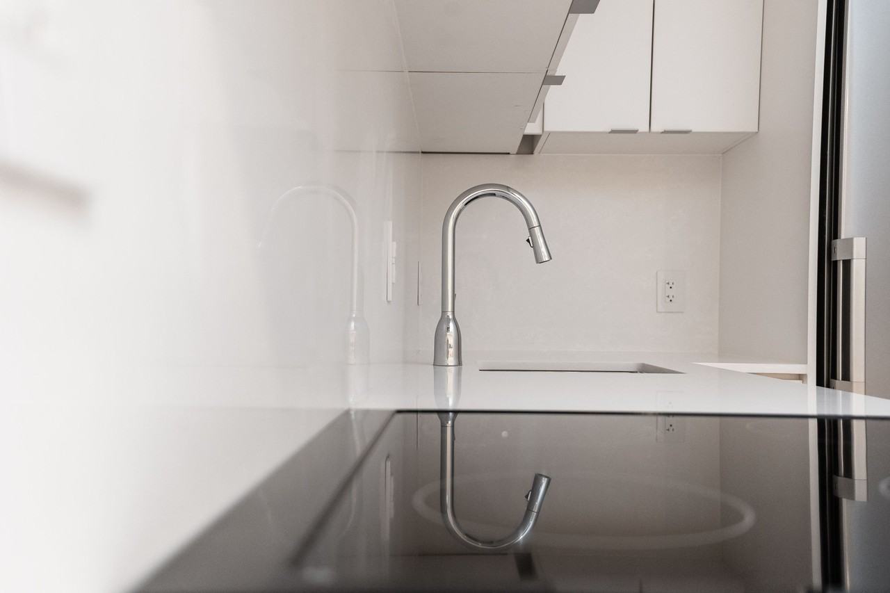 118 Roncesvalles Avenue - Photo 7 of 11