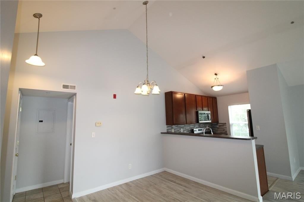 13300 Spring Creek Ln - Photo 7 of 28