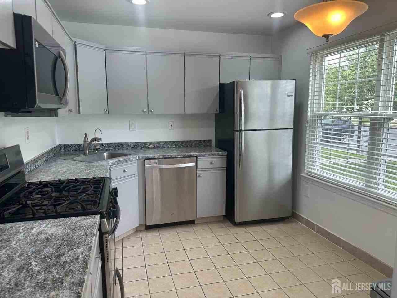 61 Goodwin Dr - Photo 2 of 16