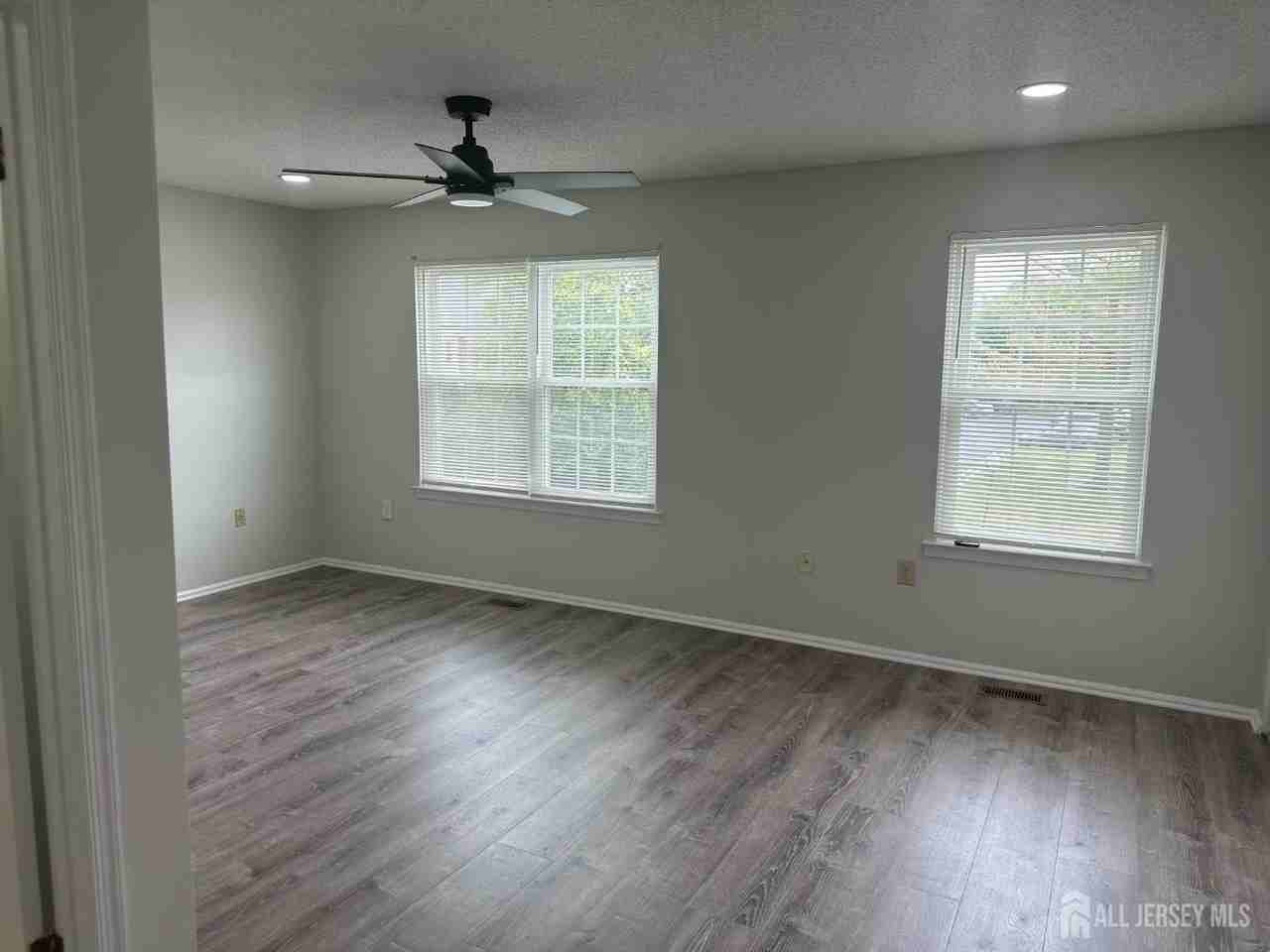 61 Goodwin Dr - Photo 3 of 16
