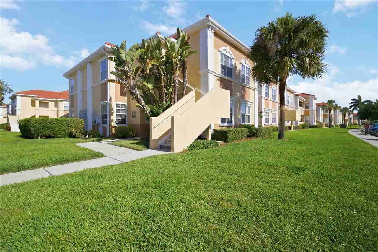 1015 Villagio Cir #201
