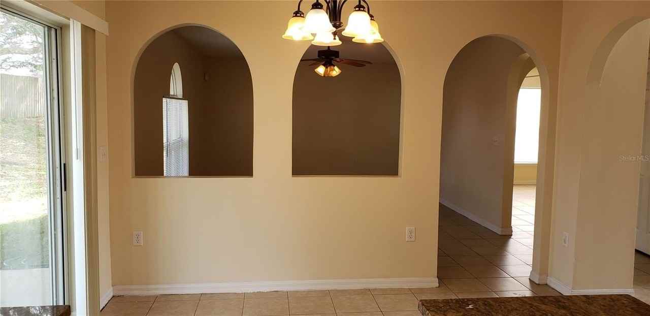 274 Curtis Ave - Photo 4 of 19