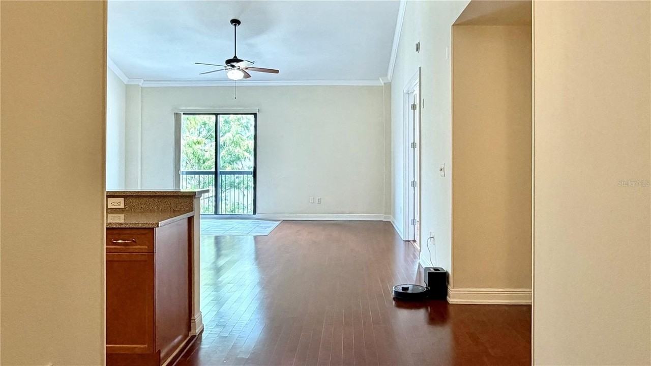 350 Carolina Ave #407 - Photo 3 of 38