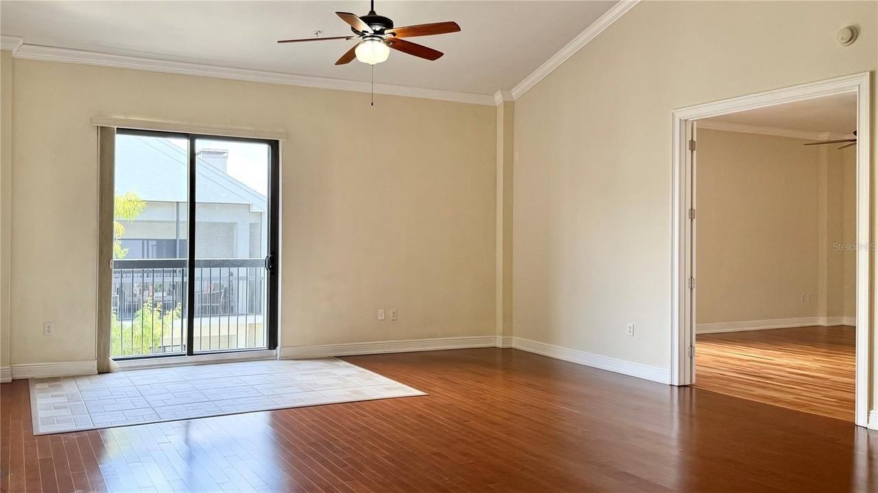 350 Carolina Ave #407 - Photo 6 of 38