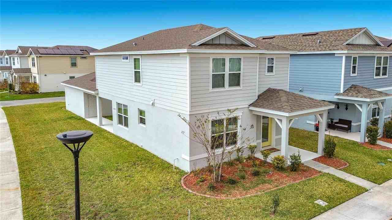 1823 Summer Serenity Dr - Photo 3 of 50