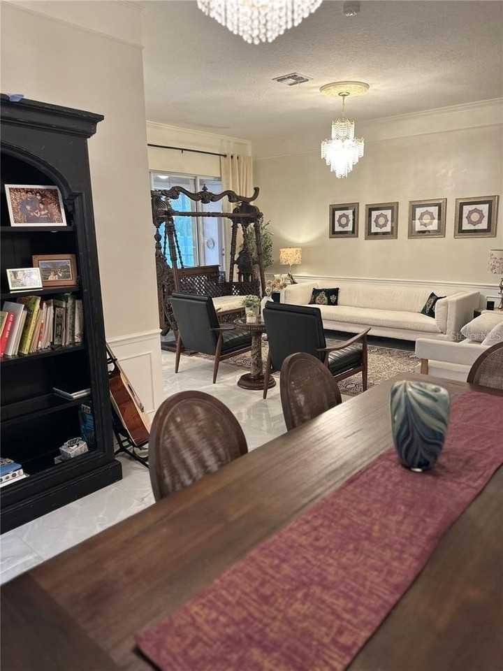 6431 Chatham View Ct - Photo 3 of 48