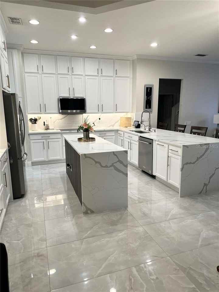 6431 Chatham View Ct - Photo 5 of 48