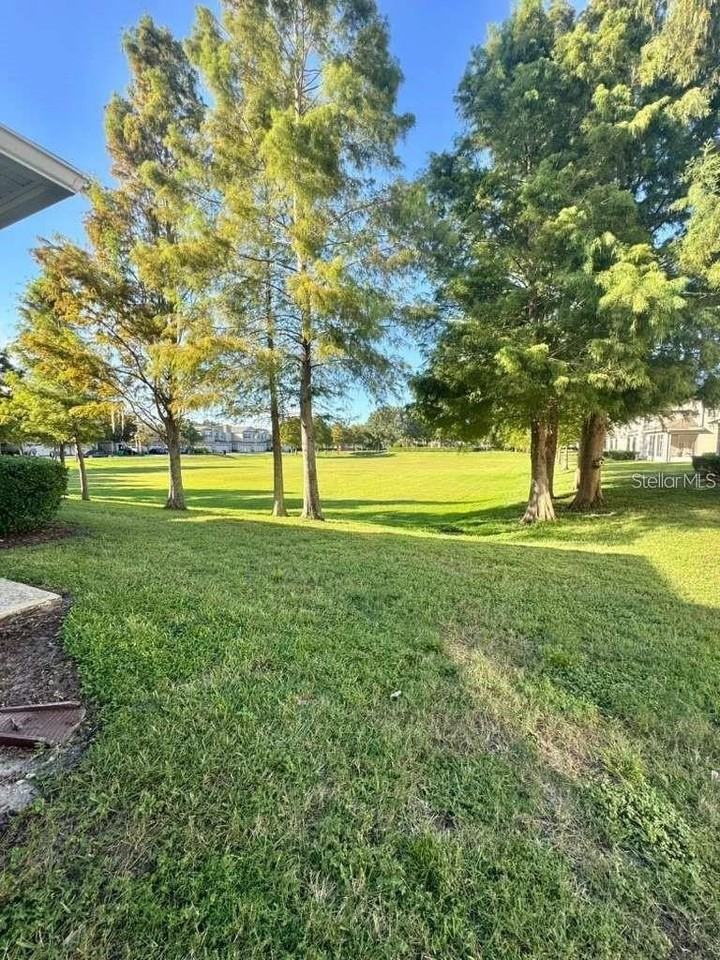 1122 Priory Cir - Photo 4 of 26