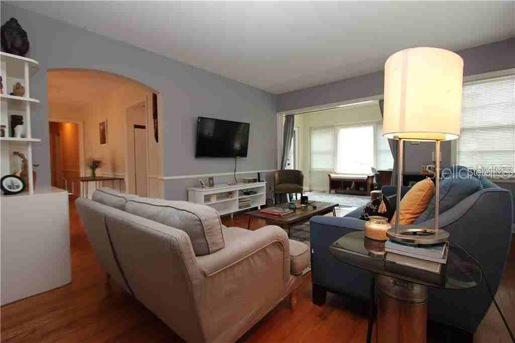 417 E Gore St - Photo 7 of 20