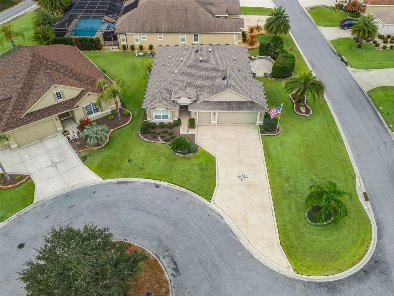 3556 Mistletoe Ct - Photo 2 of 50