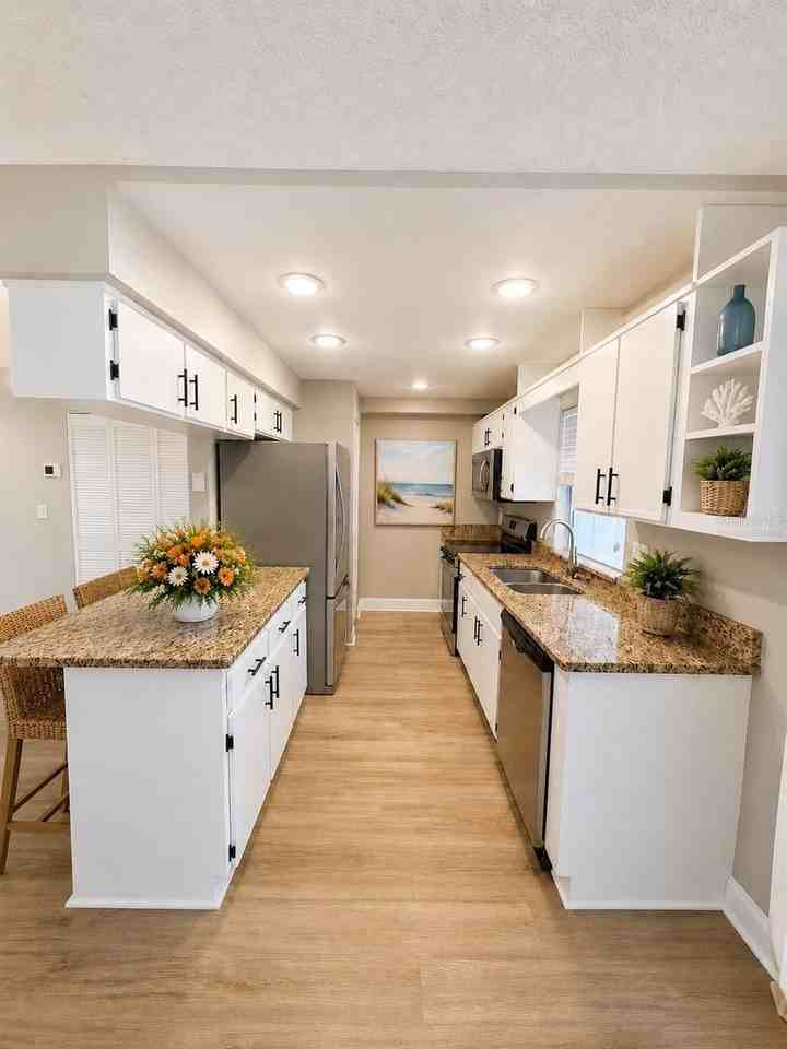 11905 Cypress Vis - Photo 7 of 37