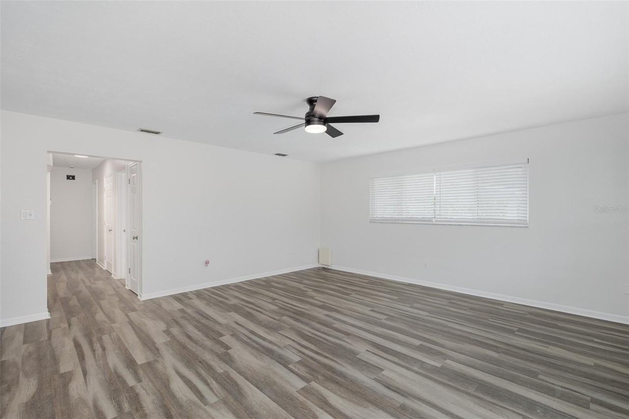 211 Timberlane Dr - Photo 6 of 27