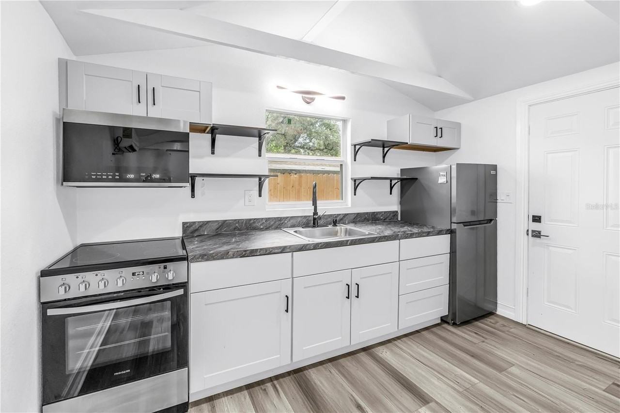 5034 2nd Ave S #B - Photo 4 of 20