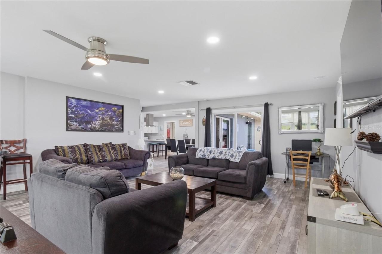 709 Highland Ave N - Photo 7 of 32