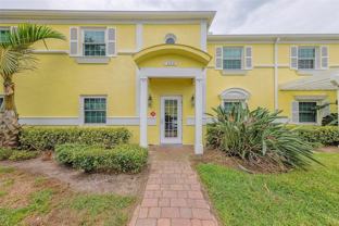 222 Pompano Dr Se #H - Photo 1 of 1