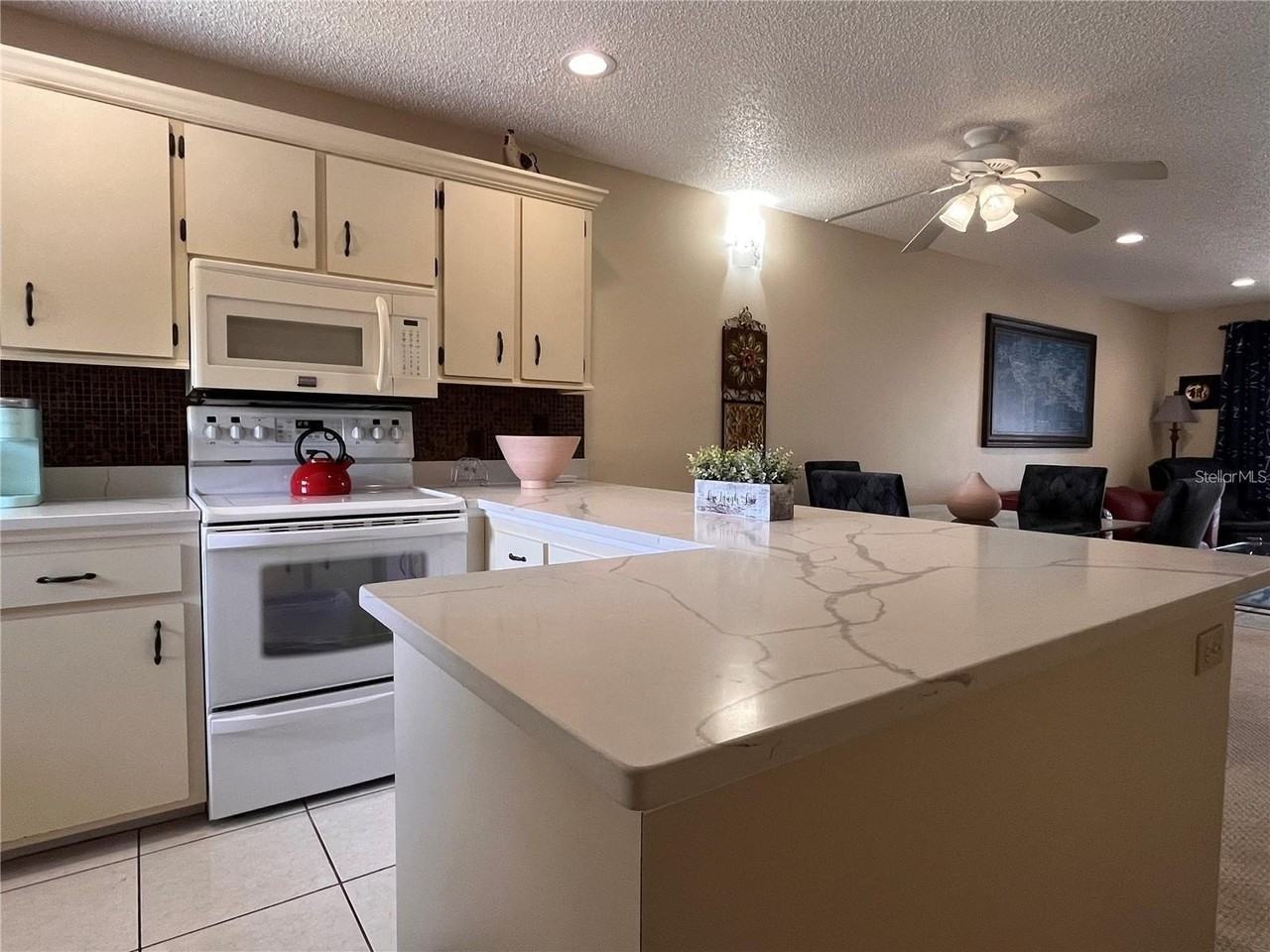 6033 34th St W #114 - Photo 4 of 27