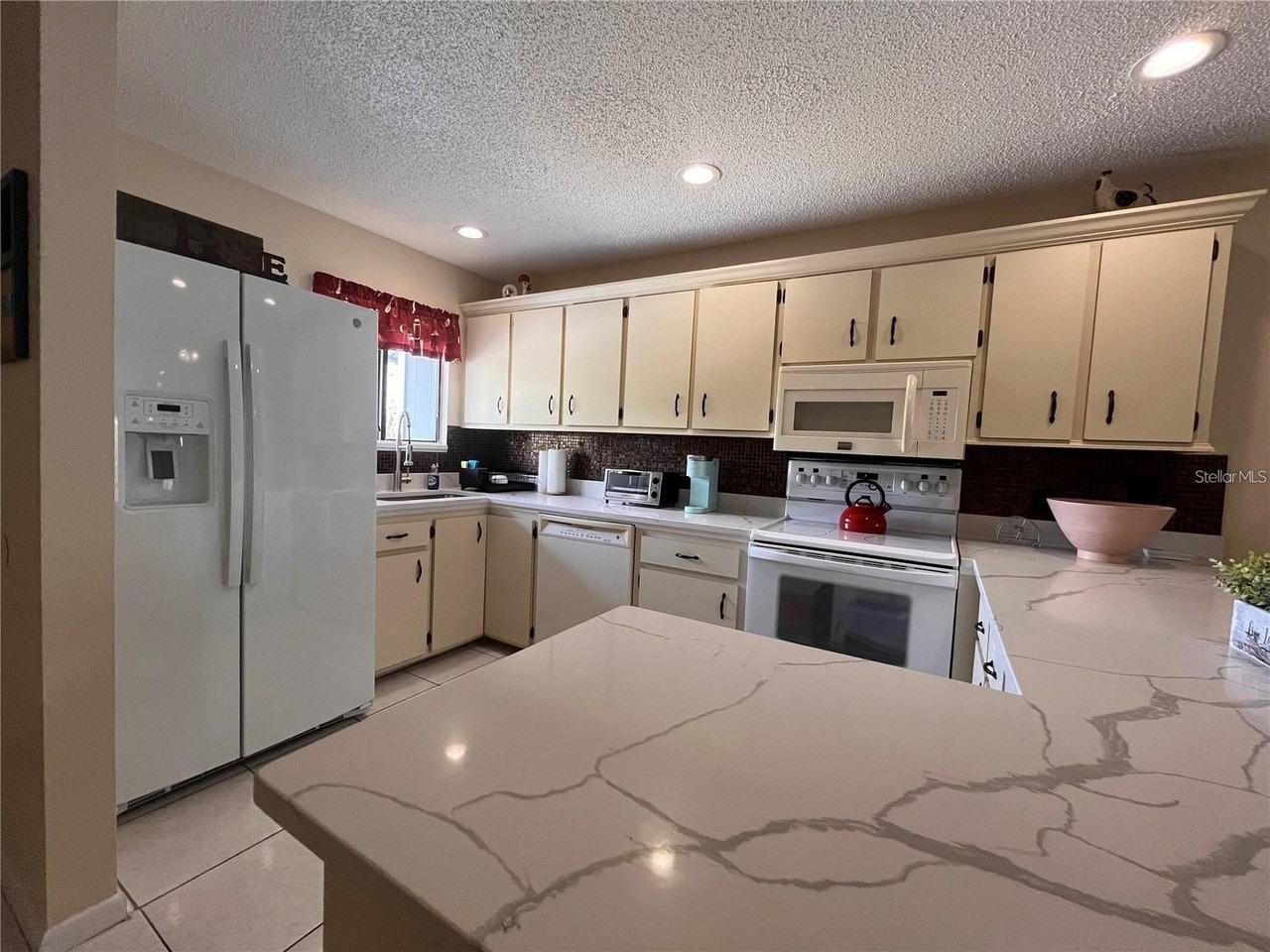6033 34th St W #114 - Photo 5 of 27