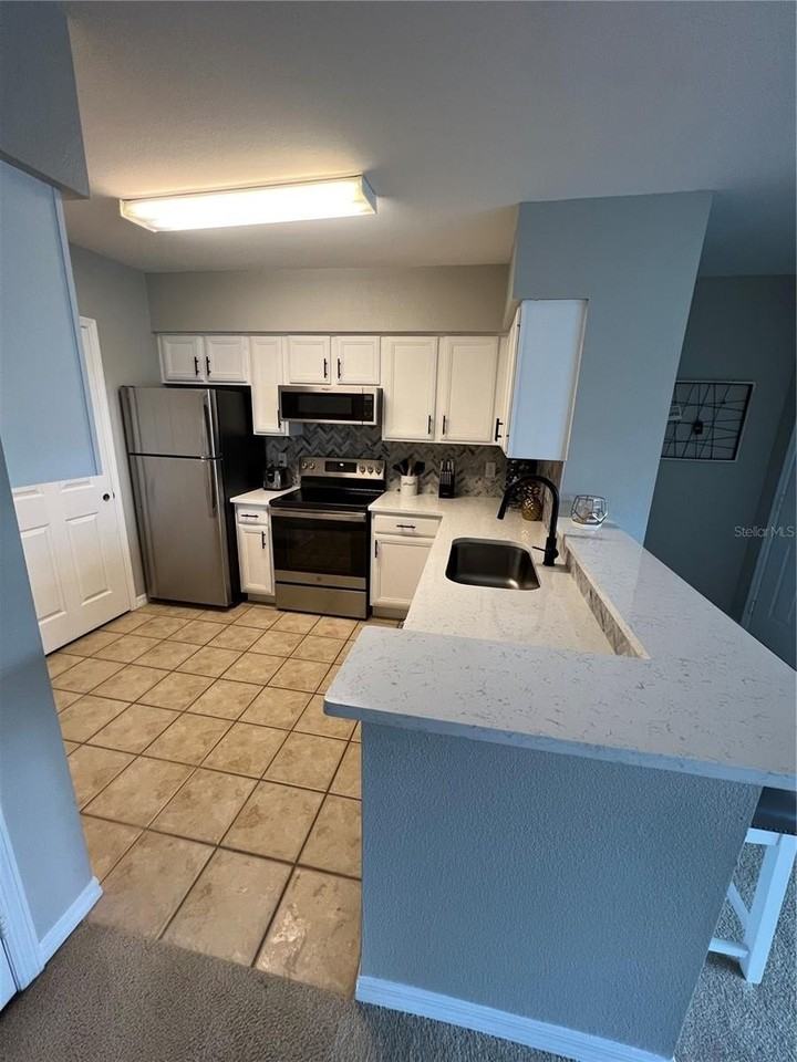 1155 Villagio Cir #202 - Photo 4 of 14
