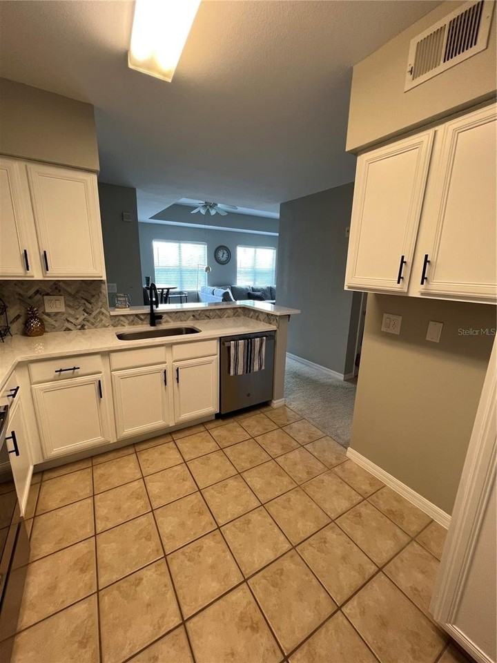 1155 Villagio Cir #202 - Photo 5 of 14