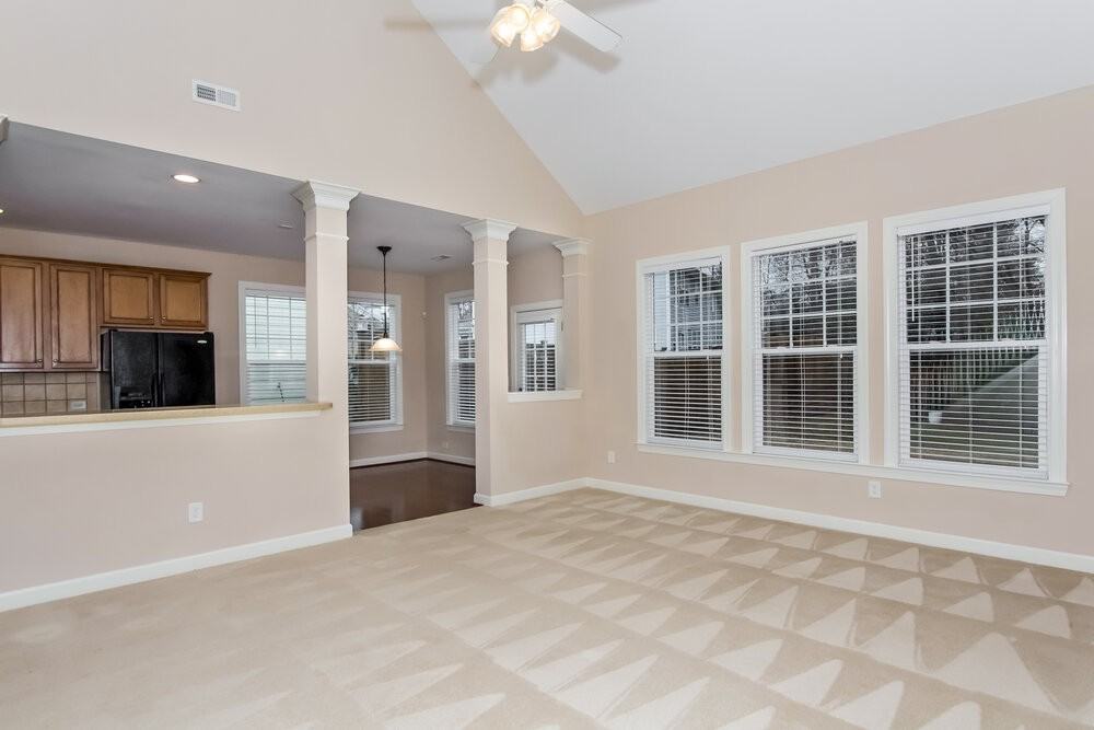 8907 Arbor Creek Dr - Photo 2 of 17