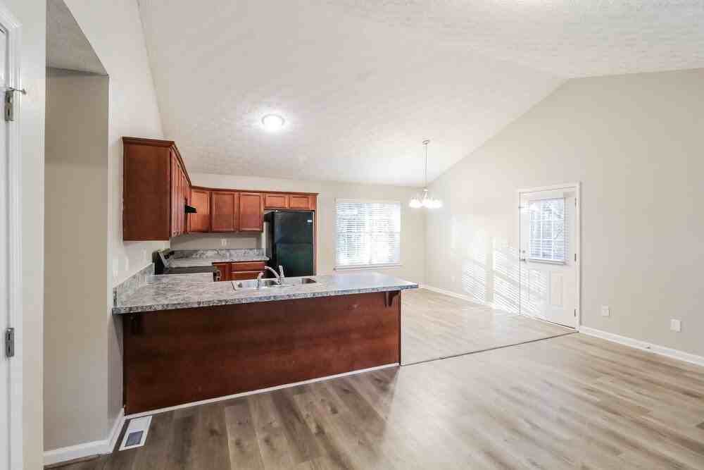 5030 Gillsville Hwy - Photo 4 of 16