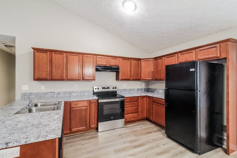 5030 Gillsville Hwy - Photo 5 of 16