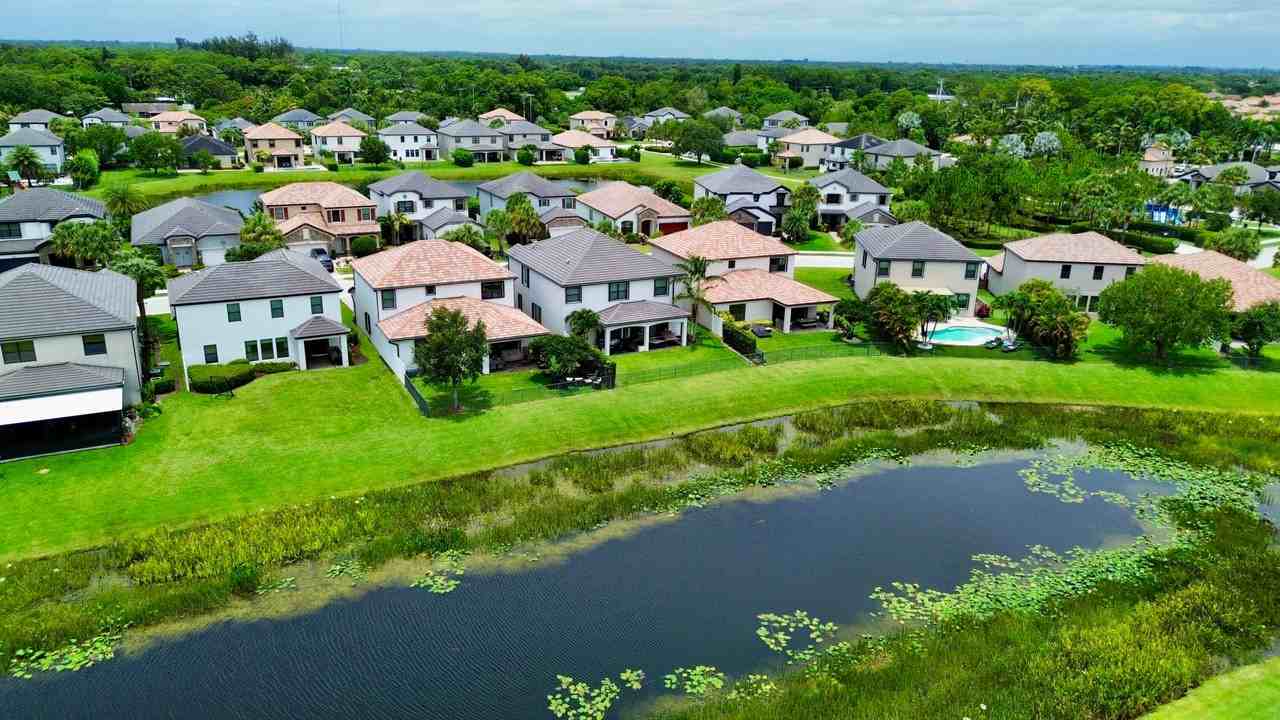 7146 Sandgrace Ln - Photo 3 of 4