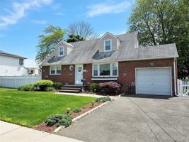 featured image of 2574 7th St