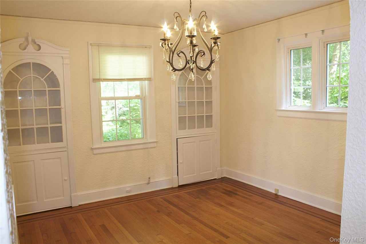 100 Potter Rd - Photo 3 of 12