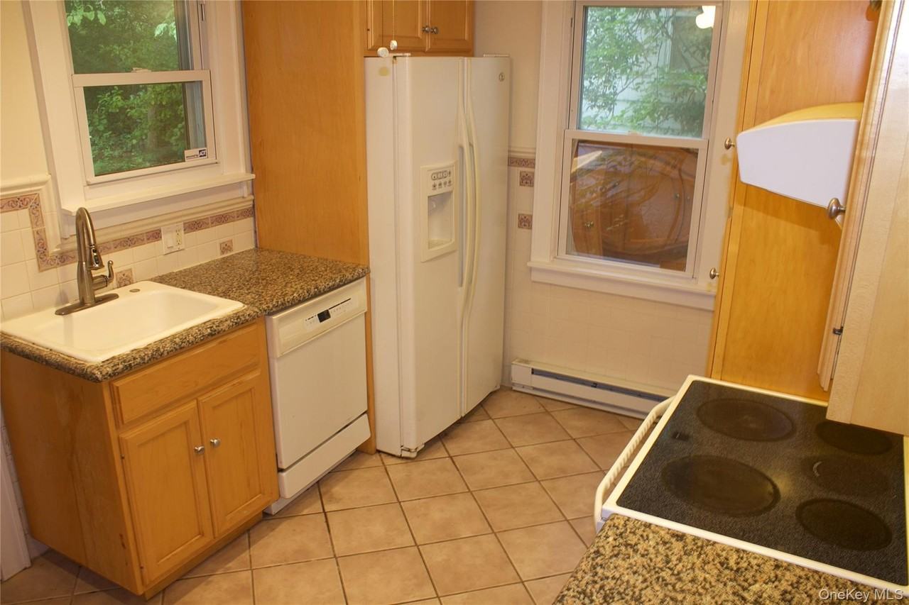 100 Potter Rd - Photo 5 of 12