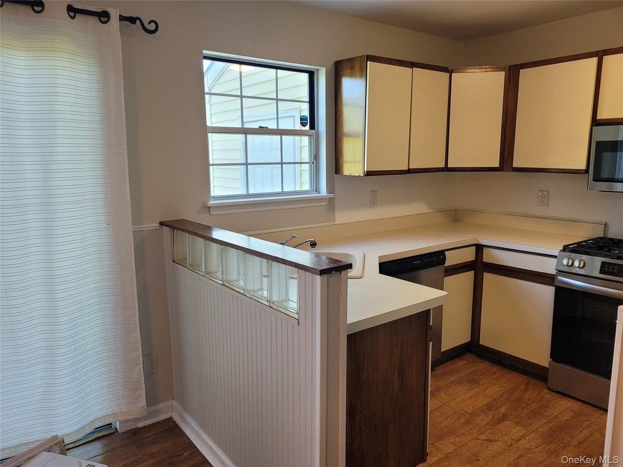 40 Brick Pond Rd - Photo 5 of 21
