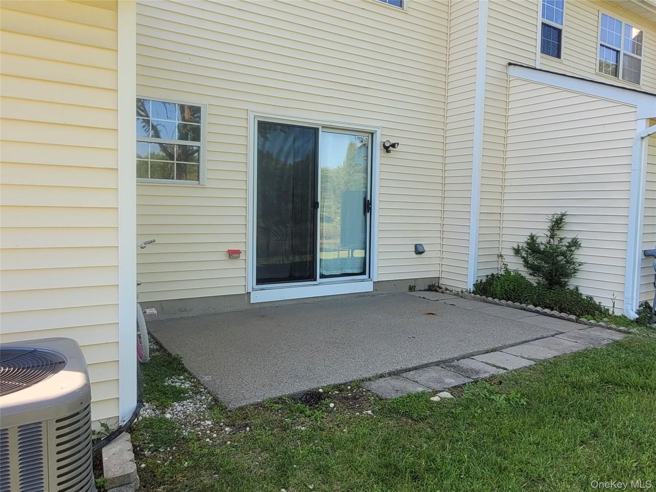 40 Brick Pond Rd - Photo 7 of 21