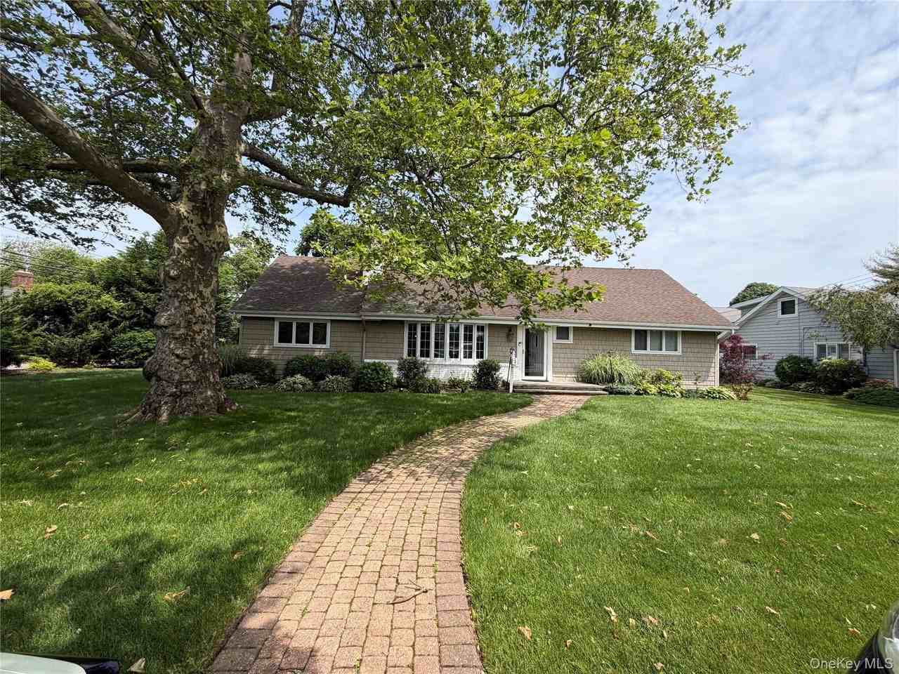 3 Deeringwood Ln - Photo 2 of 24