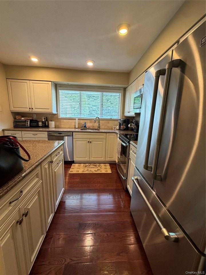 3 Deeringwood Ln - Photo 6 of 24