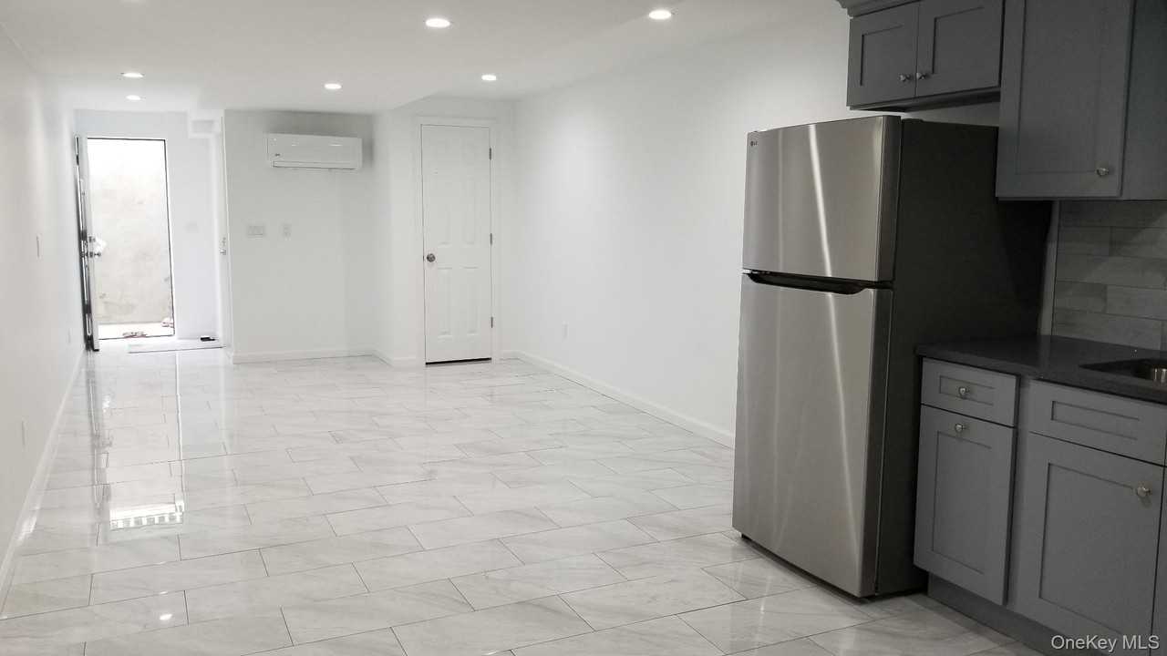21 Adamson St - Photo 5 of 6