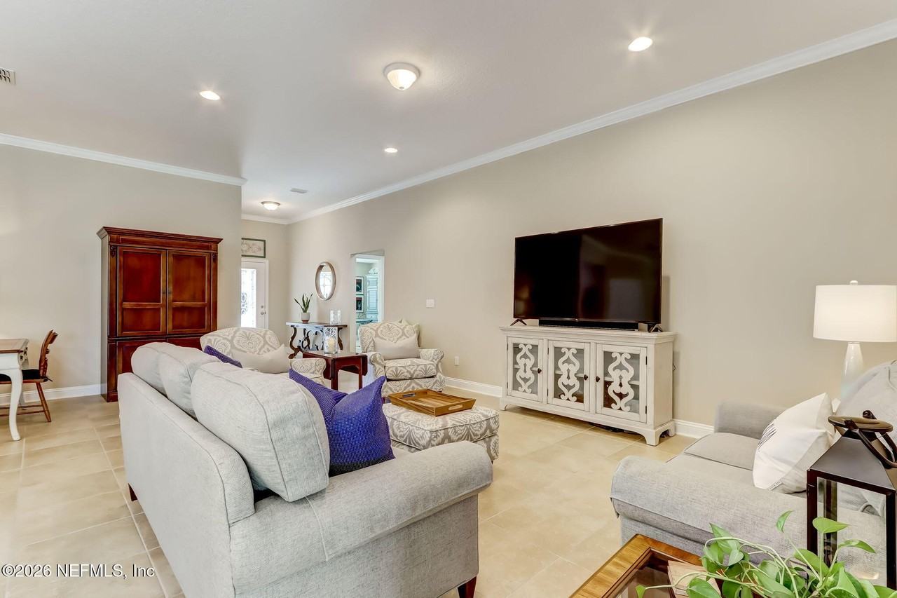 461 Shetland Dr - Photo 3 of 15