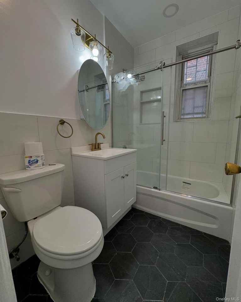 742 Sheffield Ave - Photo 2 of 8