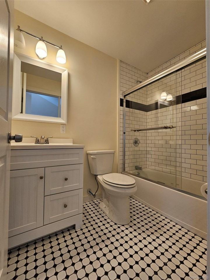 231 Reynolds Rd #11 - Photo 5 of 20