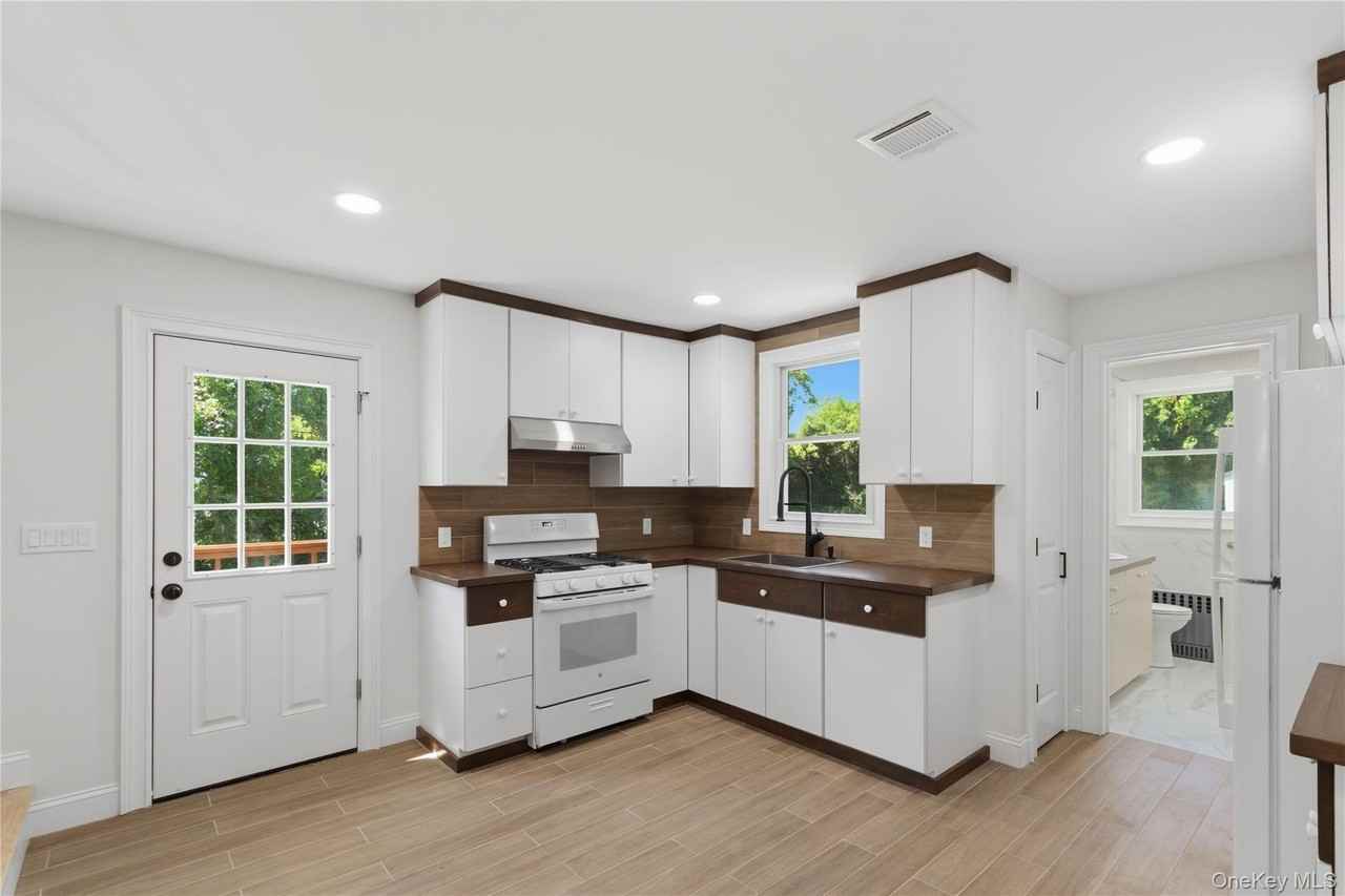 1 Alvin St #1 - Photo 5 of 12