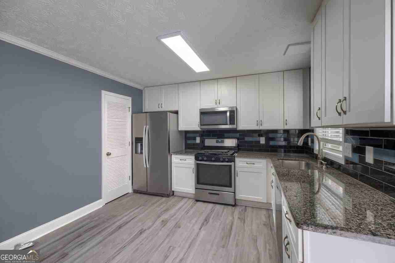 119 Forrest Ave - Photo 5 of 11