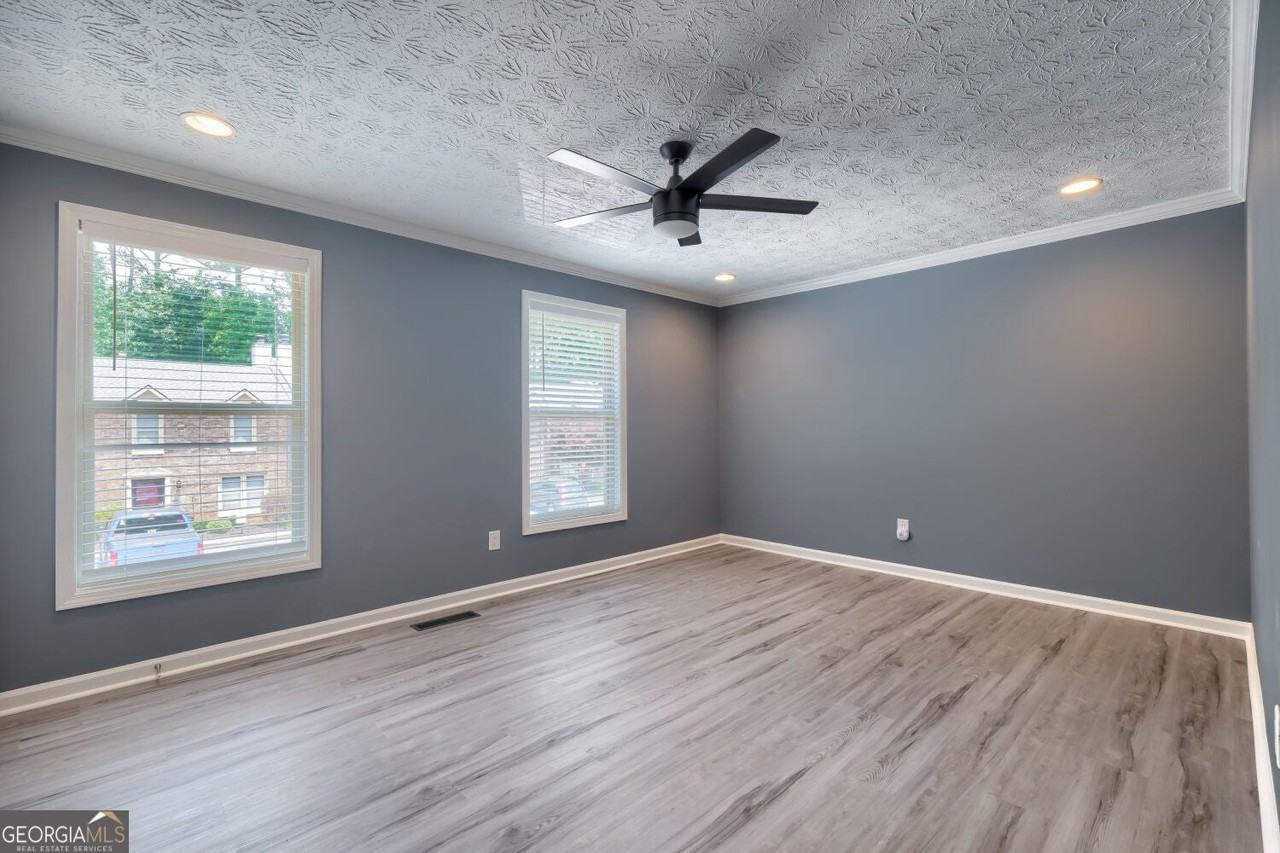 119 Forrest Ave - Photo 7 of 11