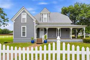 featured image of 303 S Parvin St