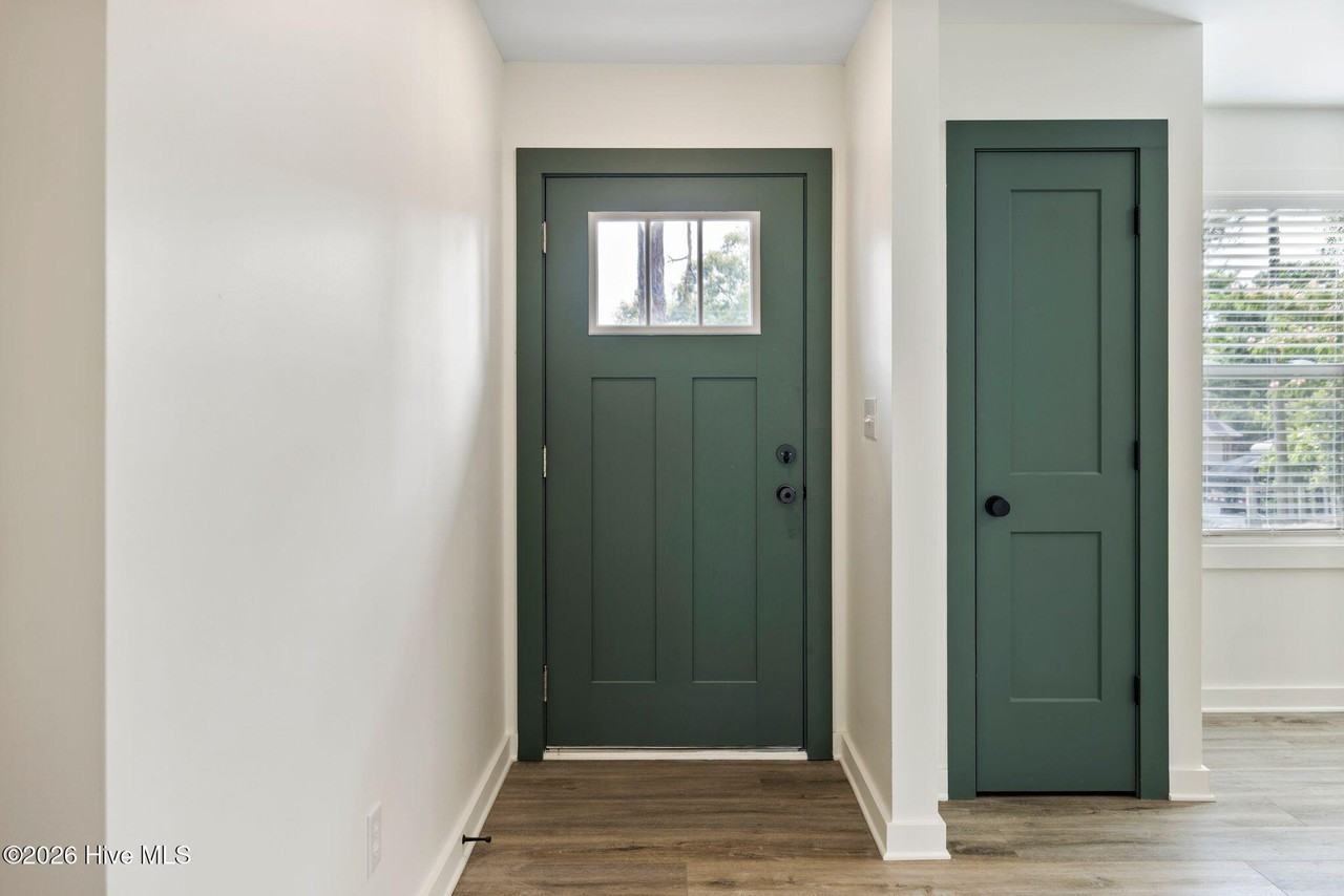757 Silver Lake Rd - Photo 3 of 39