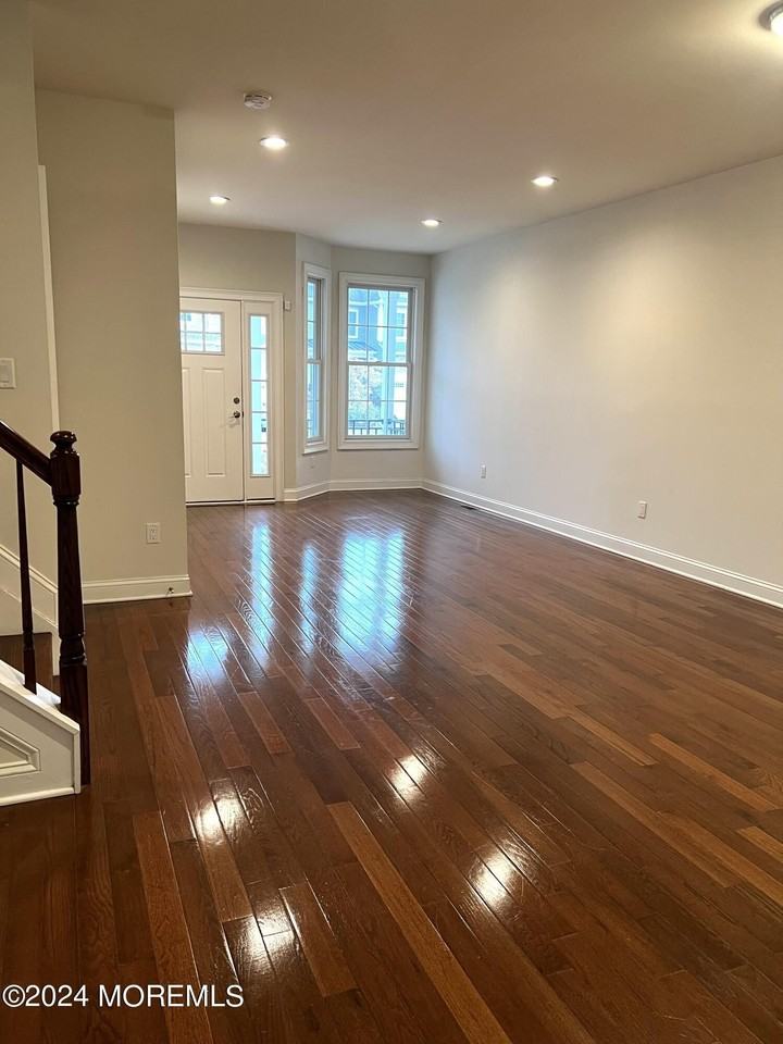 29 Mccormick Ave N - Photo 4 of 20