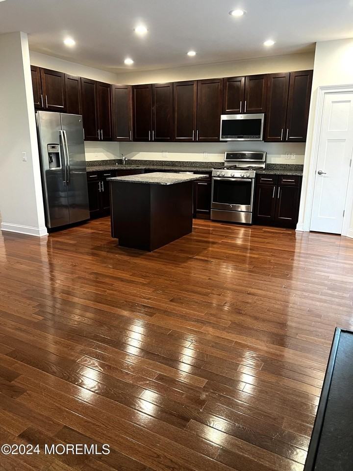 29 Mccormick Ave N - Photo 5 of 20