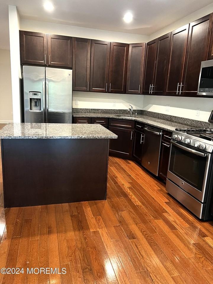 29 Mccormick Ave N - Photo 6 of 20