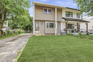 featured image of 812 Oak St