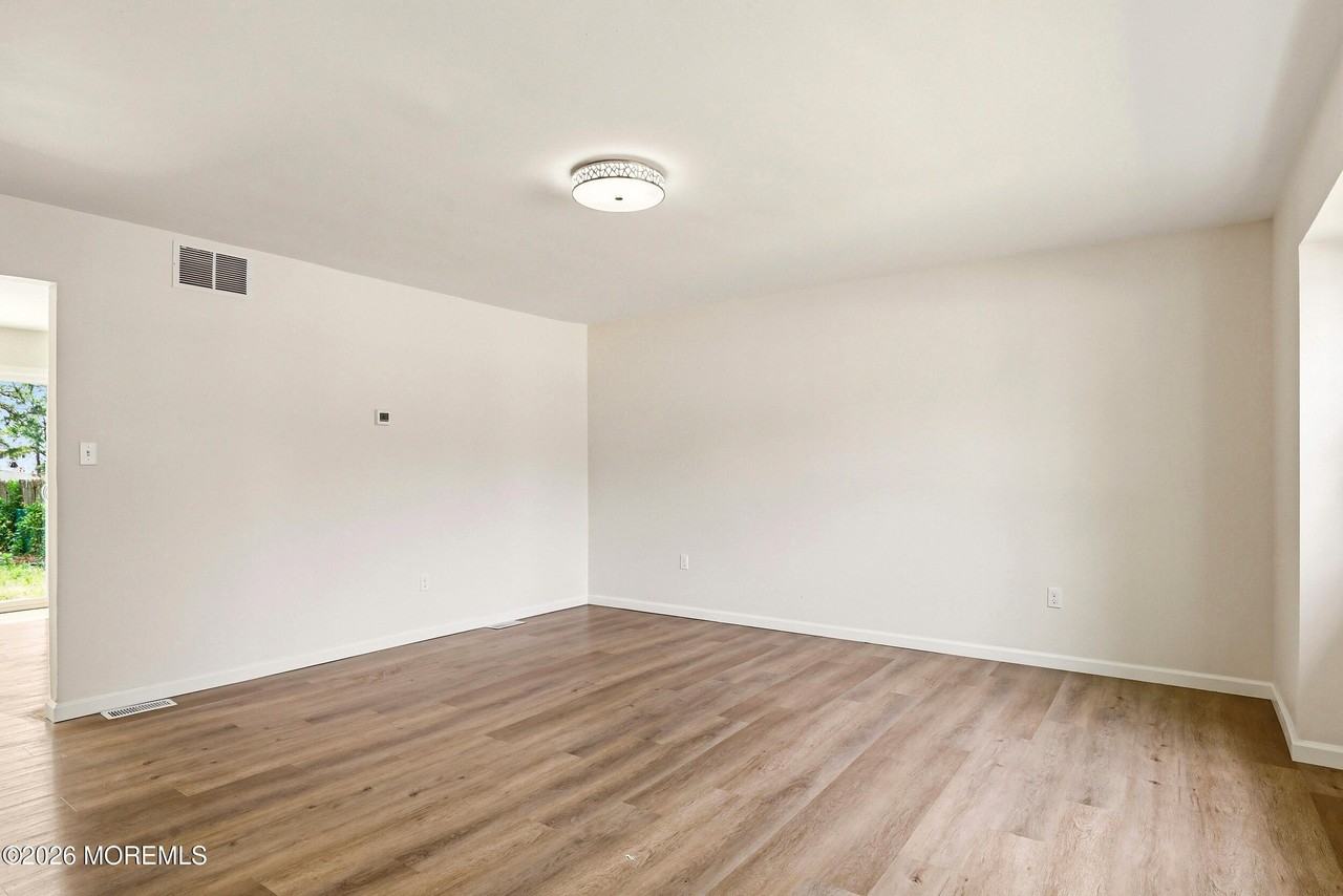 812 Oak St - Photo 5 of 22