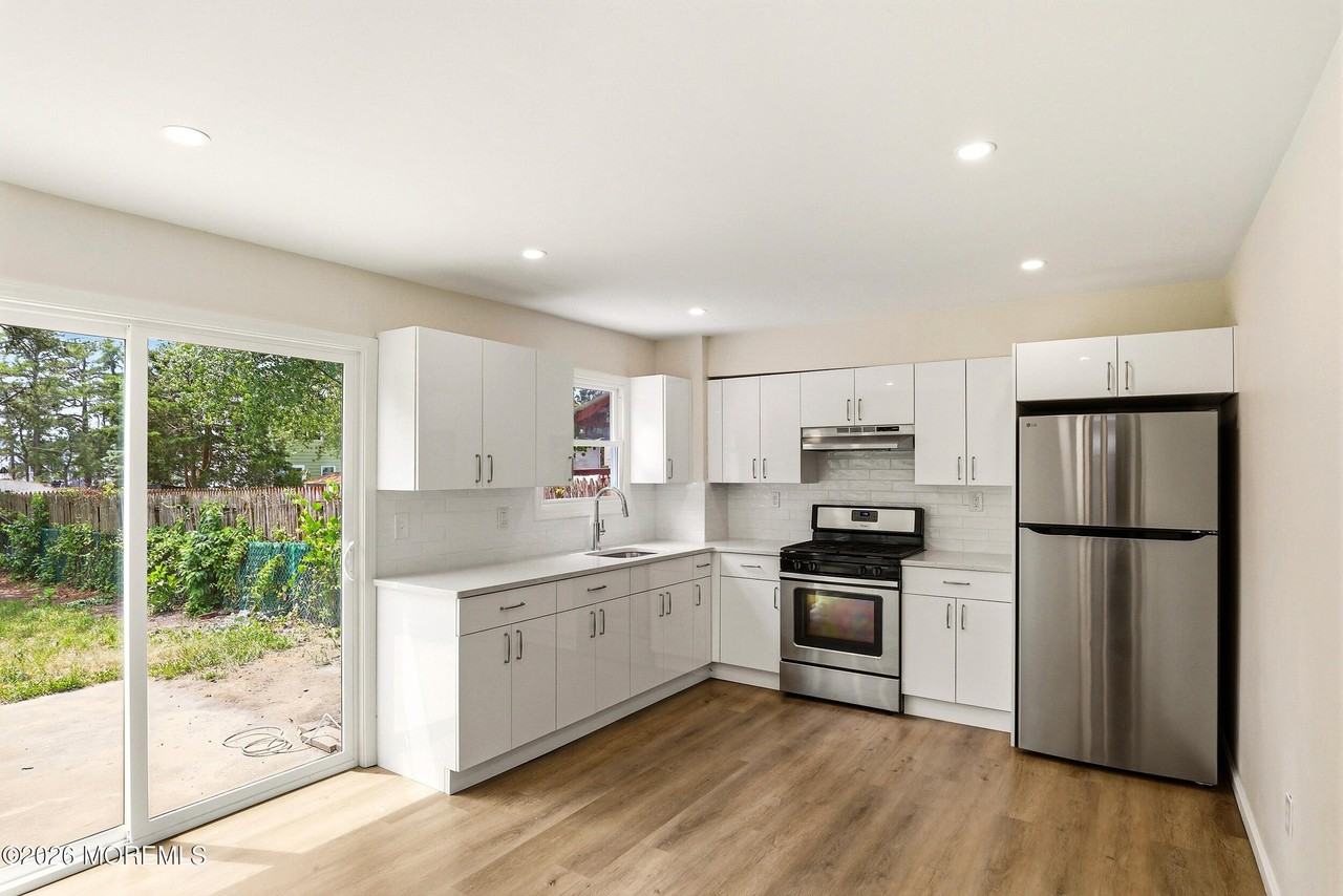 812 Oak St - Photo 6 of 22